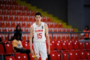 朱彦硕:郇斯楠光凭这盖帽很多NCAA球队想要 但篮板是弱化版的周琦